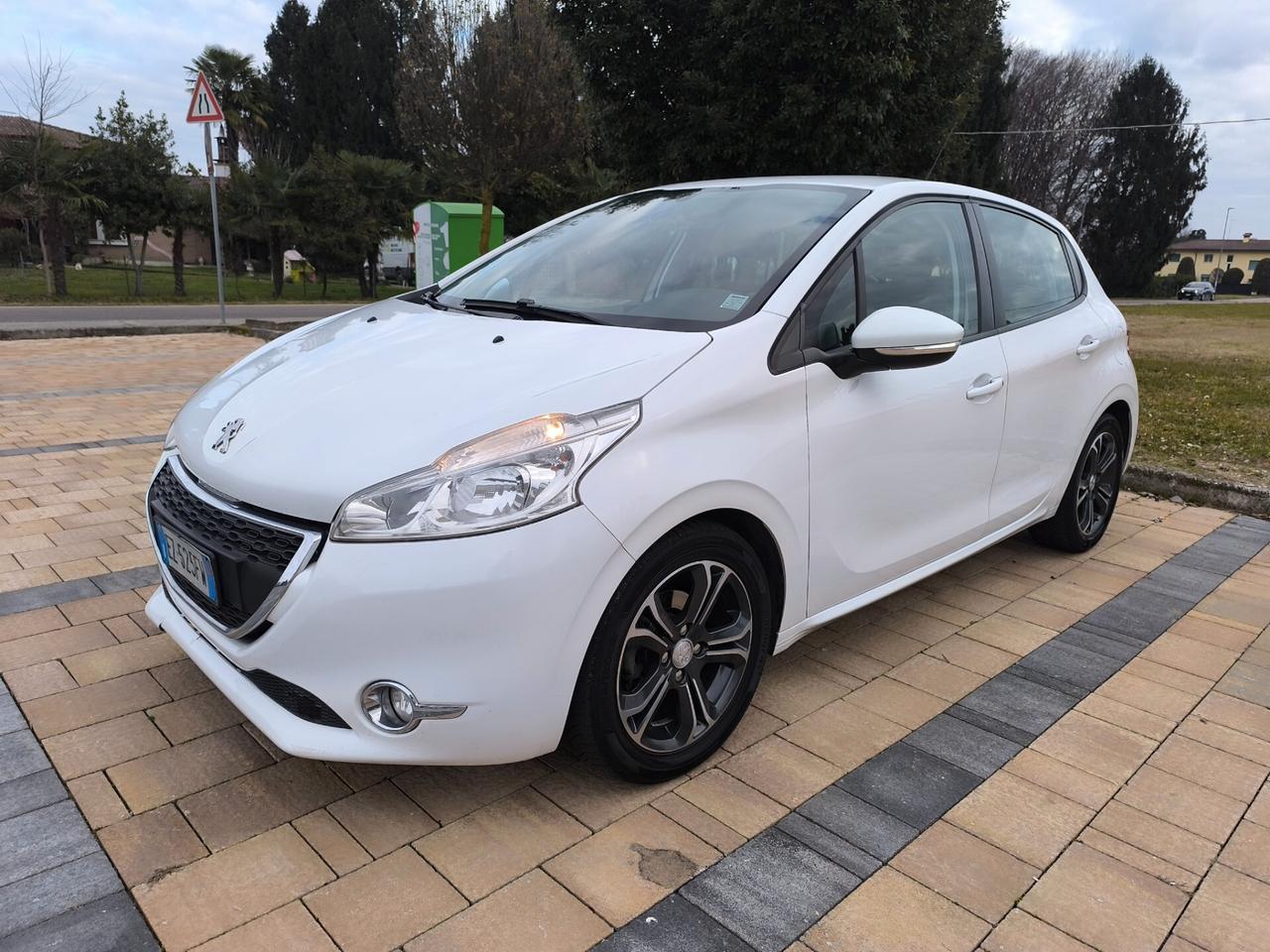 Peugeot 208 1.4 VTi 95 CV 5p. GPL Allure neopatentati