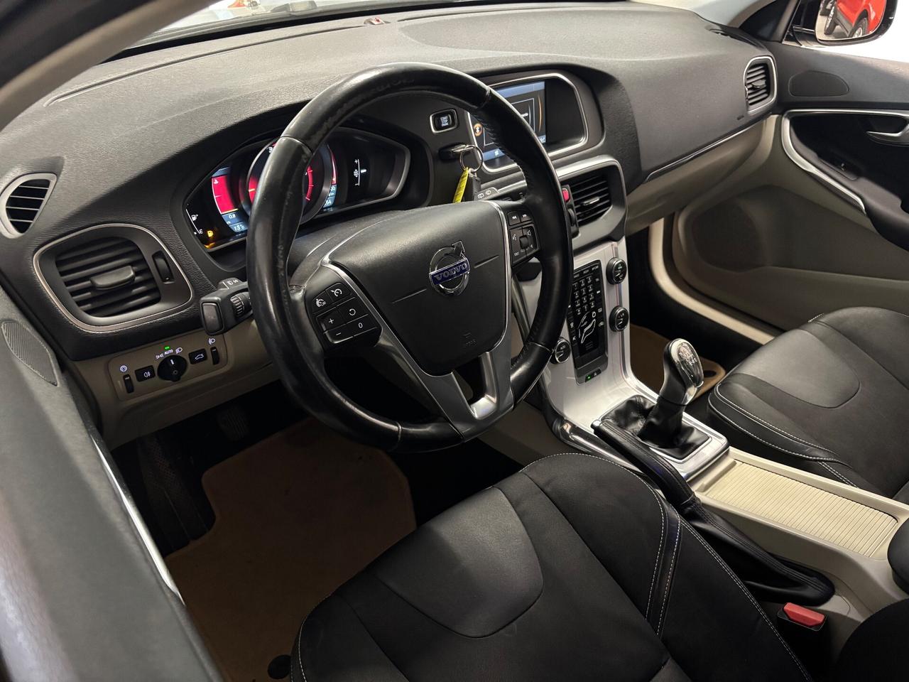 Volvo V40 D2 1.6 |INTERNI B-COLOR|TETTO|