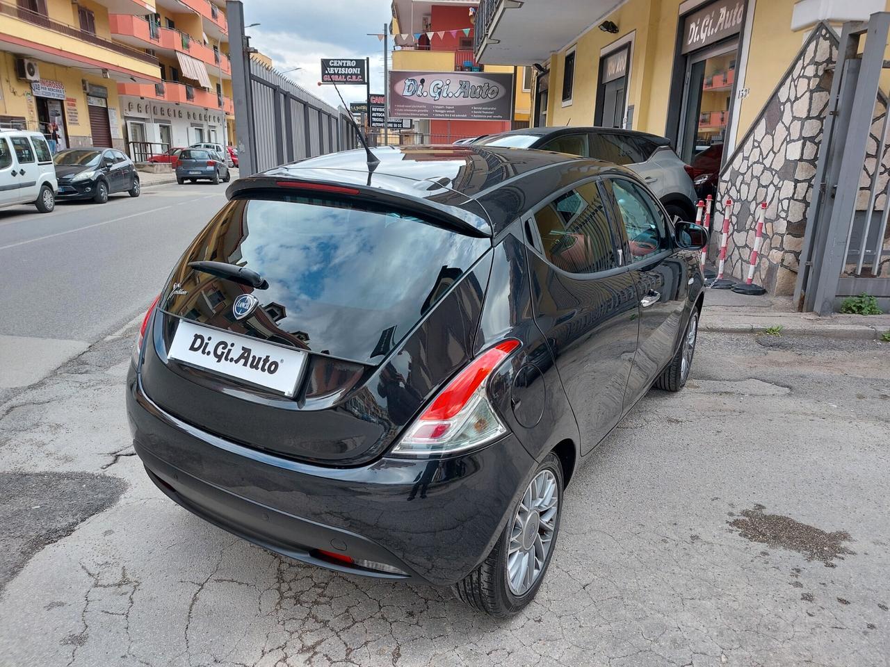 Lancia Ypsilon 1.2 69 CV 5 porte GPL Gold