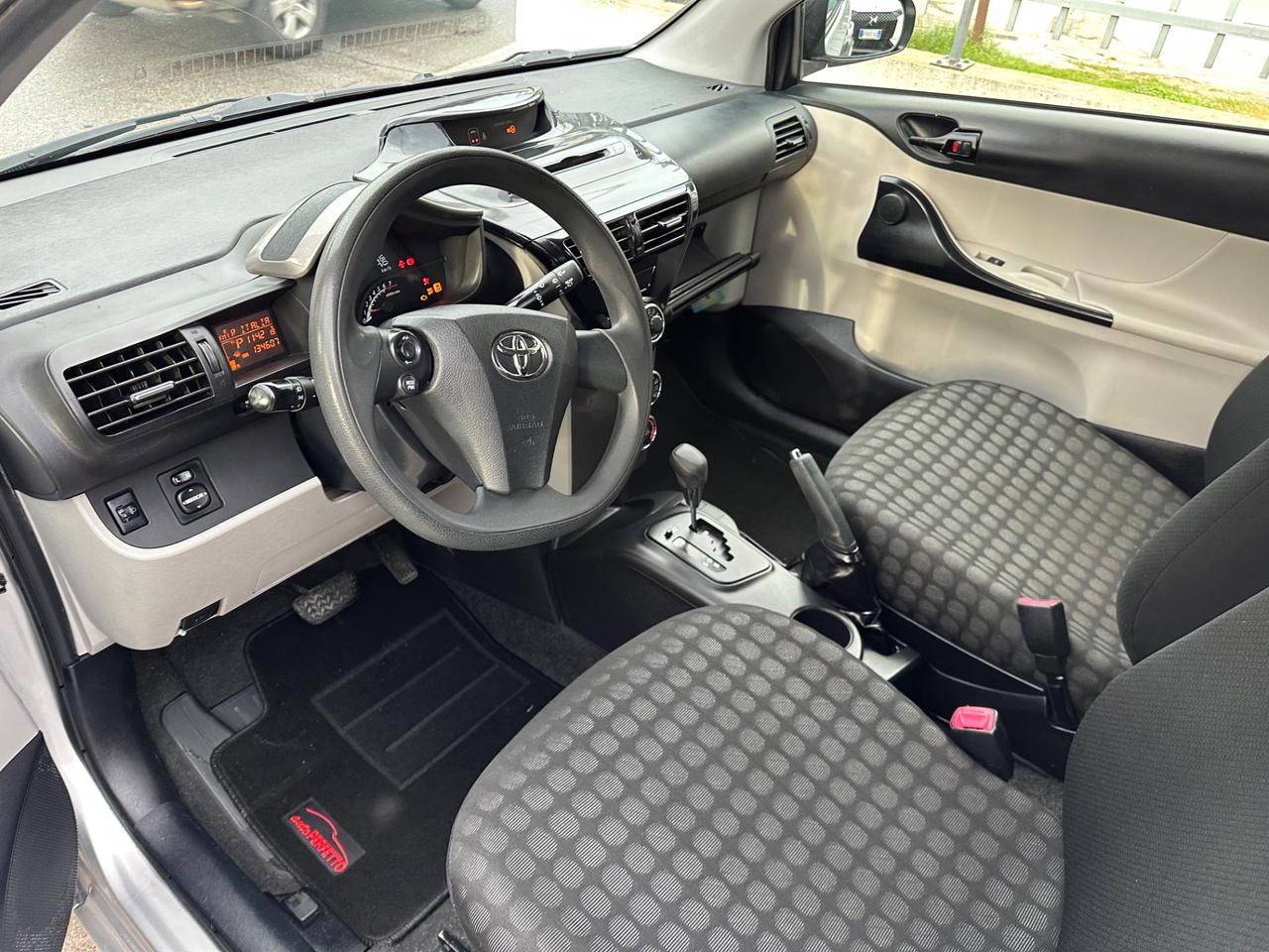 Toyota iQ 1.0 CVT Trend