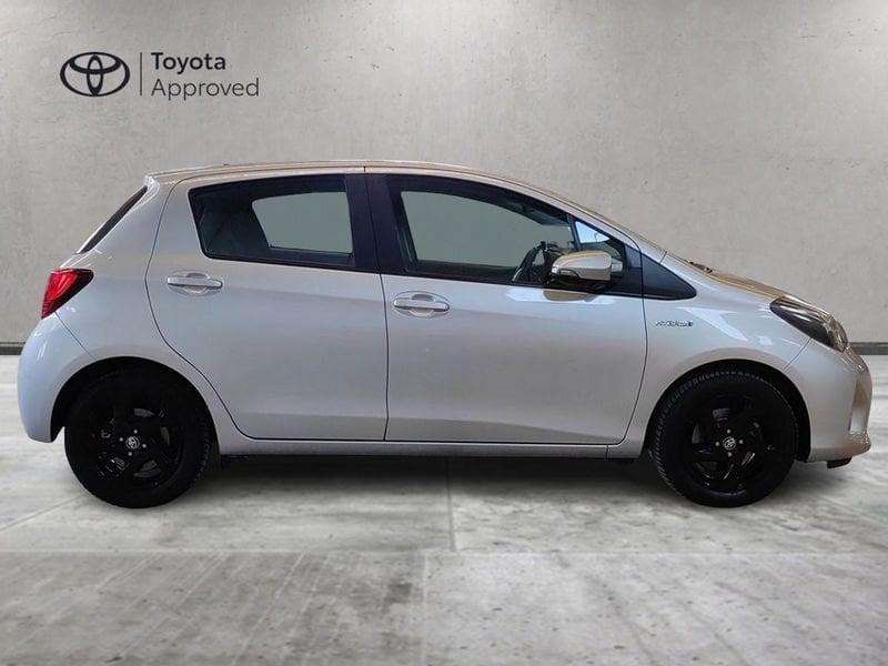 Toyota Yaris 1.5 Hybrid 5 porte Active + CERCHI IN LEGA AREA C FREE