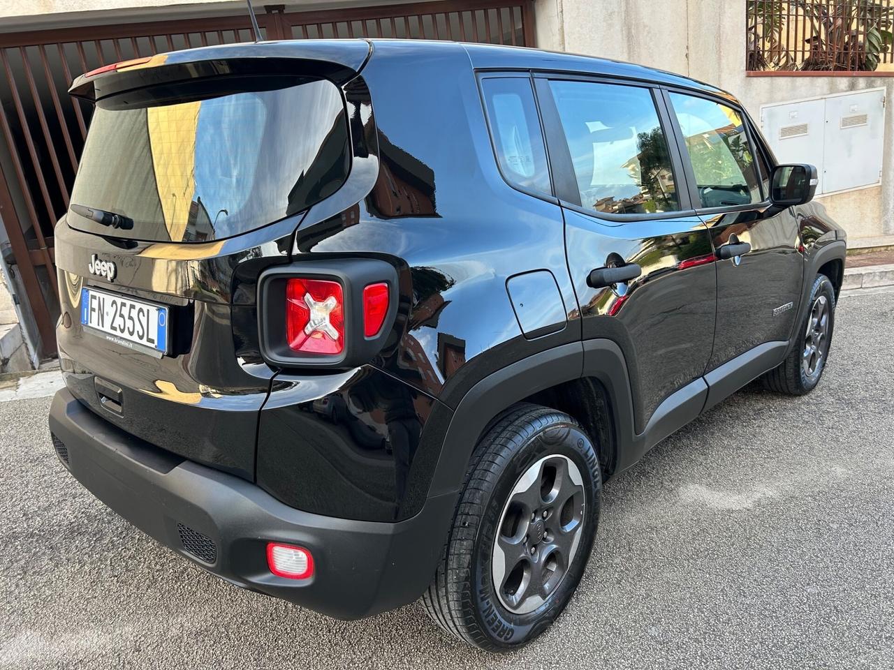 Jeep Renegade 1.6 Mjt Sport ideale per neo patenta