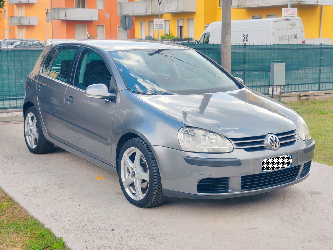 Volkswagen Golf 1.9 TDI 5p. Sportline