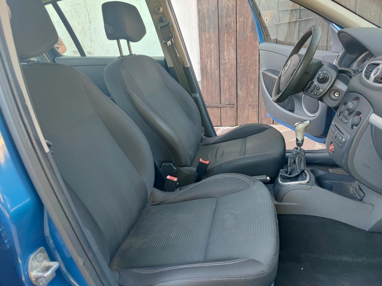 Renault Clio 1.2 16V 5 porte nave neopatentati