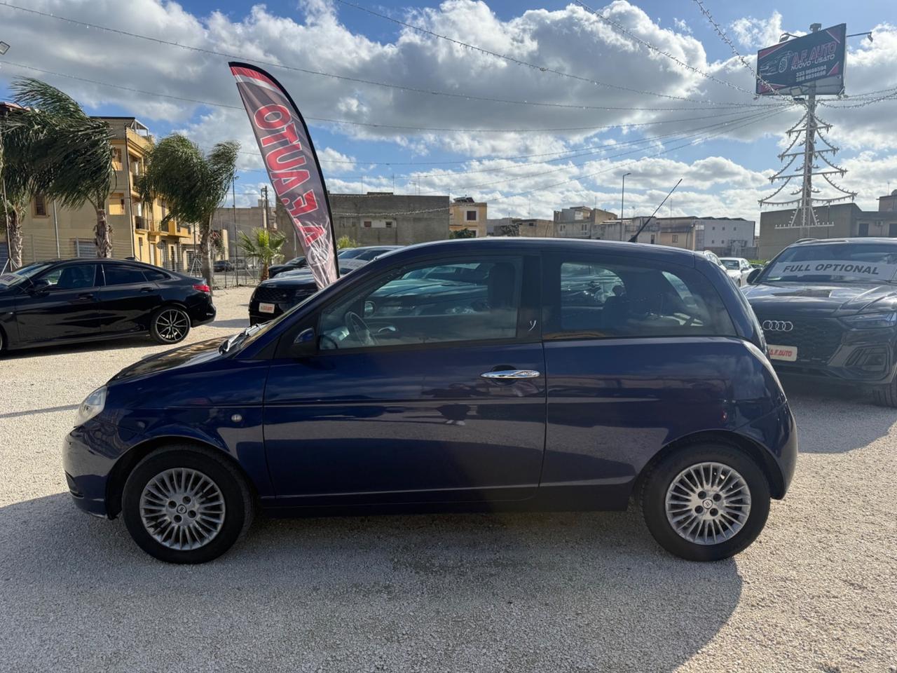 Lancia Ypsilon 1.3 MJT 90 CV DPF Sport MomoDesign