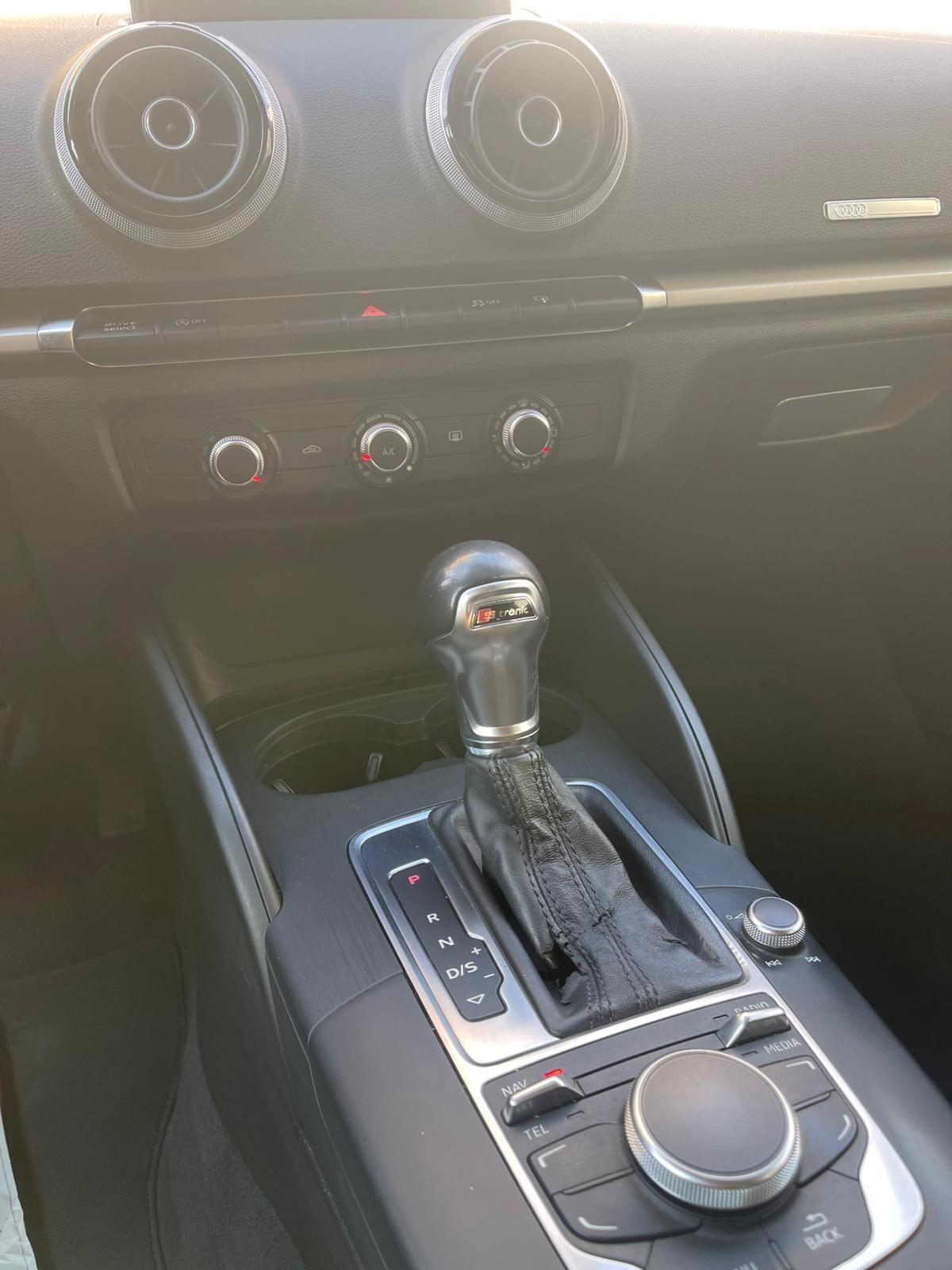 Audi A3 1.6 TDI clean diesel S tronic Ambition