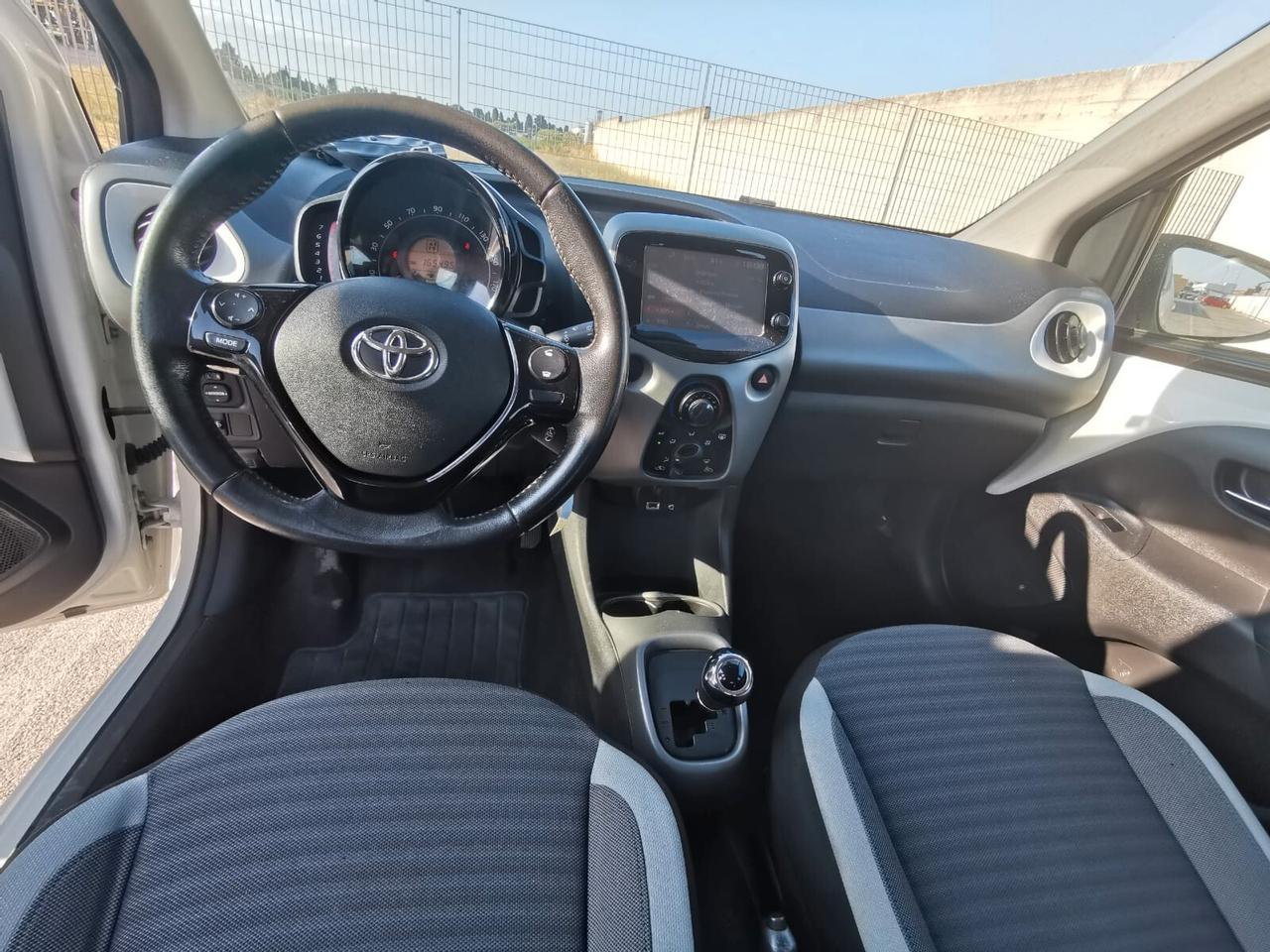Toyota Aygo Connect 1.0 VVT-i 72CV 5P. x-business MMT