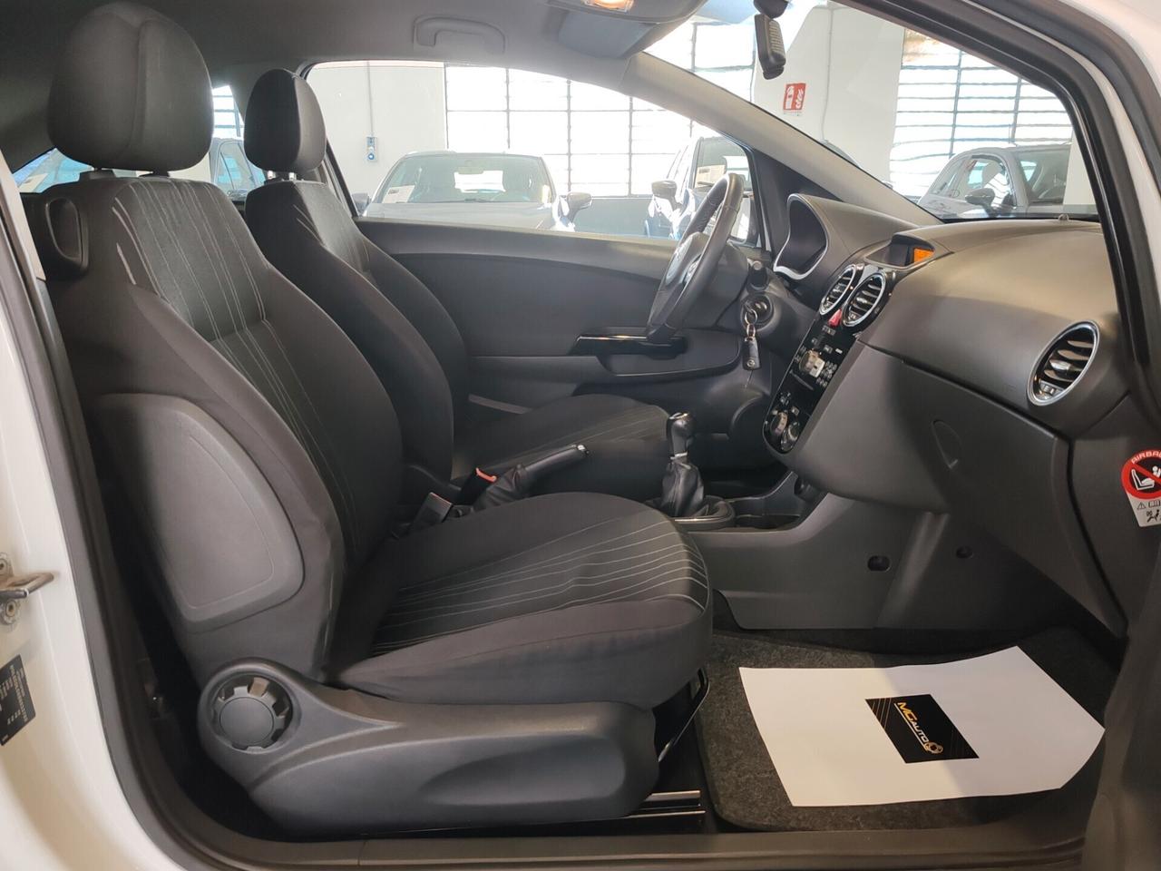 Opel Corsa 1.2 3 porte Club