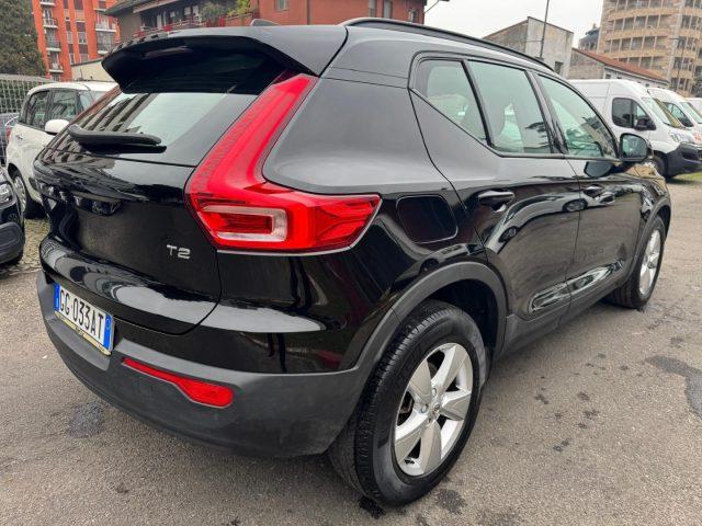 VOLVO XC40 T2 130CV MOMENTUM CORE