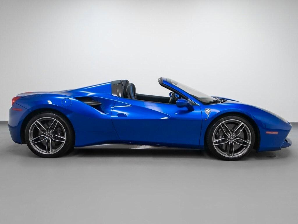 Ferrari 488 Spider NOLEGGIO LUNGO TERMINE - LEASING FULL INCLUSIVE