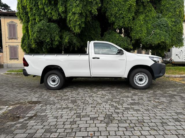 TOYOTA Hilux 2.4 D-4D 4WD 2 porte Single Cab Comfort