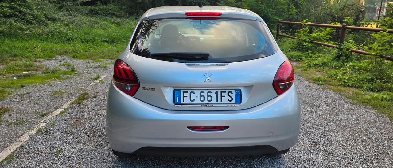 Peugeot 208 PureTech 82 5 porte Allure