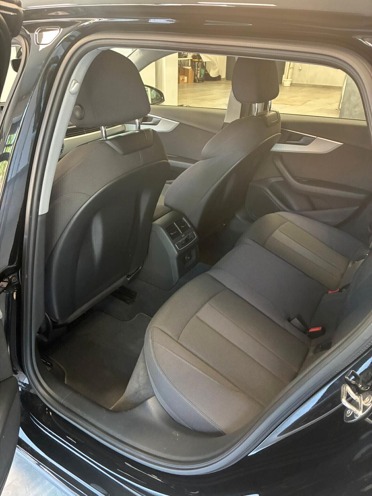 Audi A4 Avant 35 TDI/163 CV S tronic S line