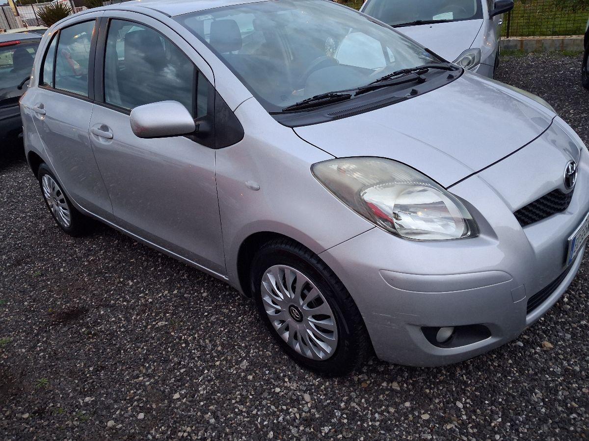 TOYOTA - Yaris - 1.0 5p. Sol