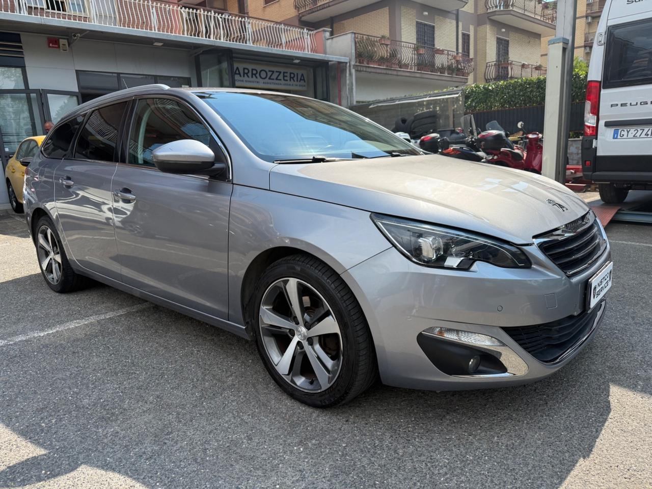 Peugeot 308 BlueHDi 120 S&S SW Allure