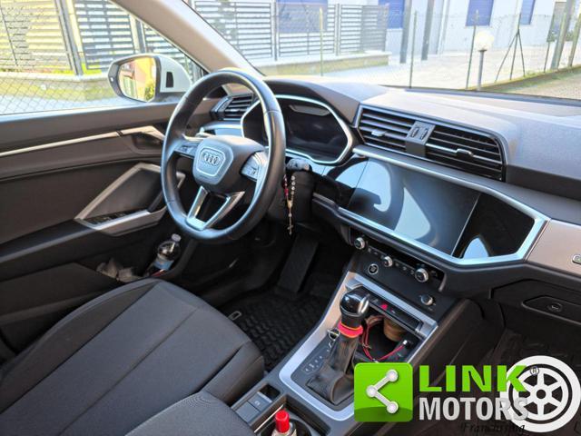 AUDI Q3 35 TDI S tronic Identity Black Business Advantage