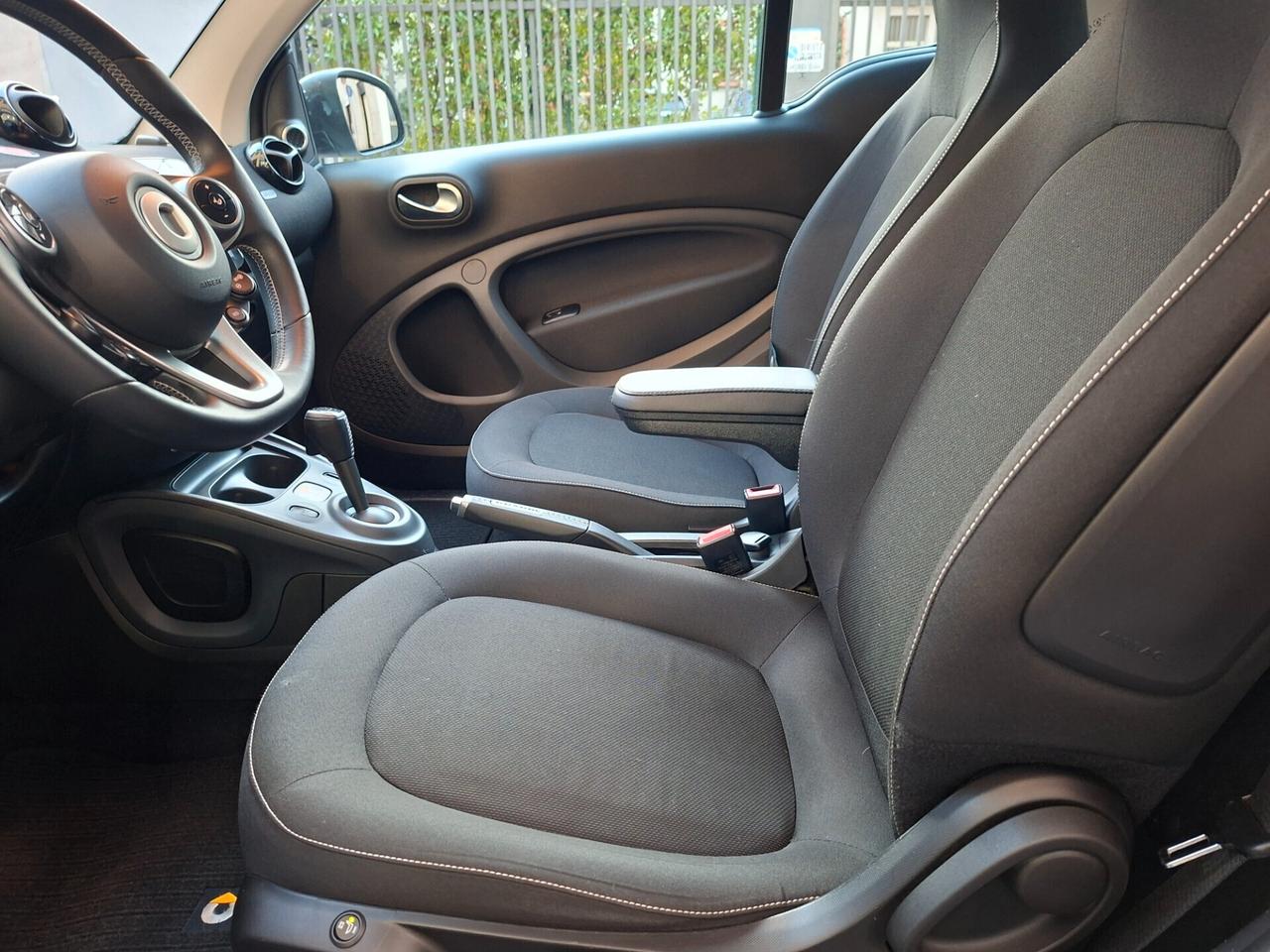Smart ForTwo 0.9 turbo 90cv Pack Brabus Edition Schermo Pad