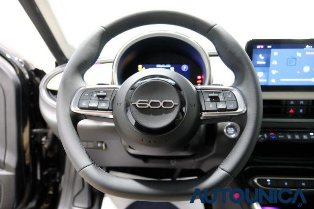 FIAT 600 HYBRID 100 CV DCT MHEV LA PRIMA NEOPATENTATI