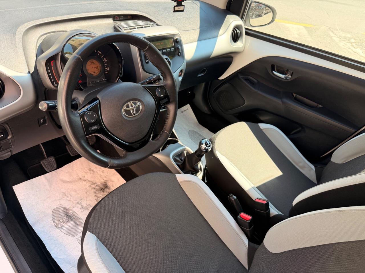 TOYOTA AYGO 1.0 X PLAY NEOPATENTATI