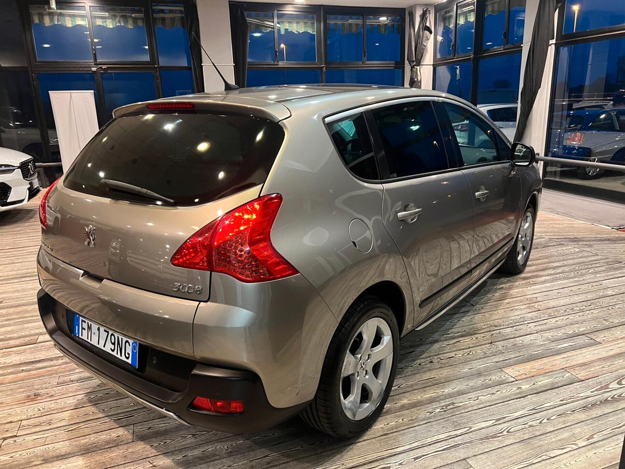 Peugeot 3008 1.6 HDi/TETTO+PELLE/UNIPROP
