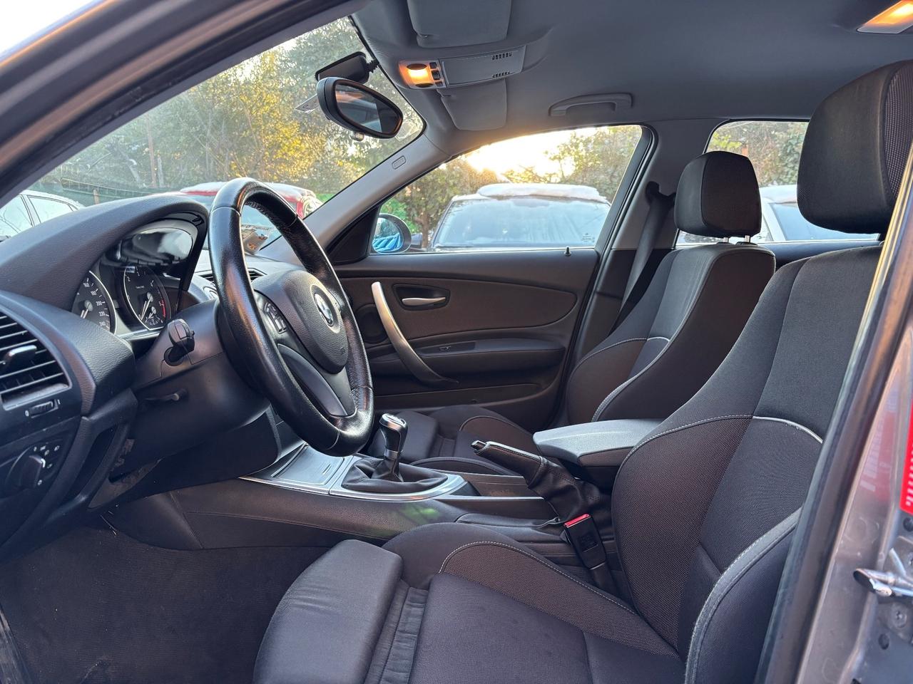 Bmw 118 118d serie 1 attiva 5 porte