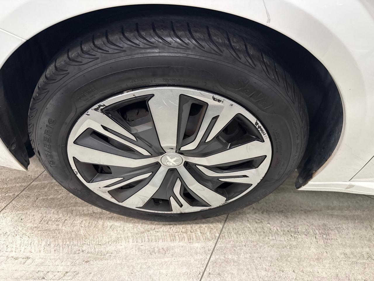 Peugeot 208 1.2 75CV Stop&Start Active Ok Neopatentati