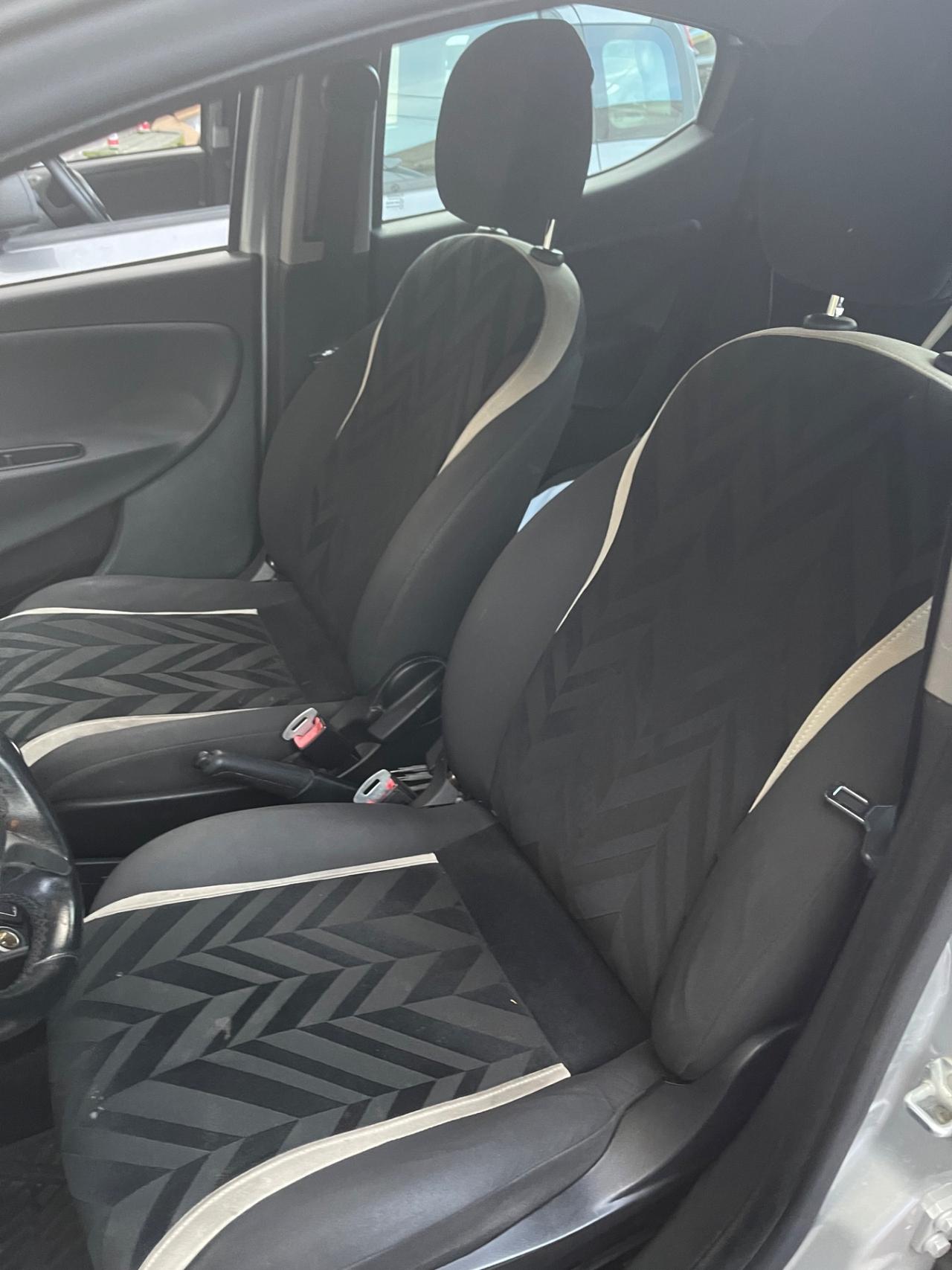 Lancia Ypsilon 0.9 TwinAir 85 CV 5 porte Metano Ecochic Gold