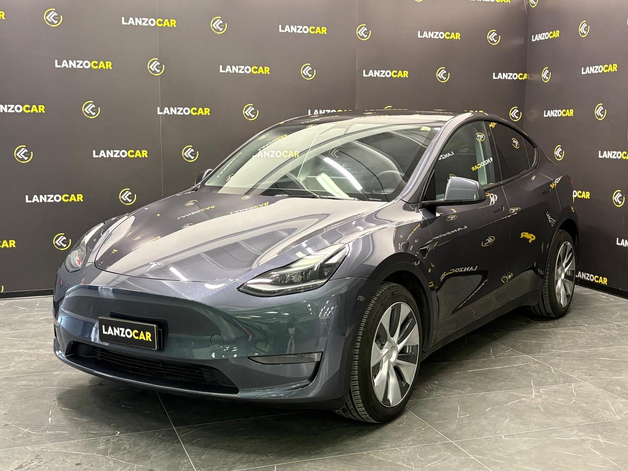 Tesla Model Y LONG RANGE AWD