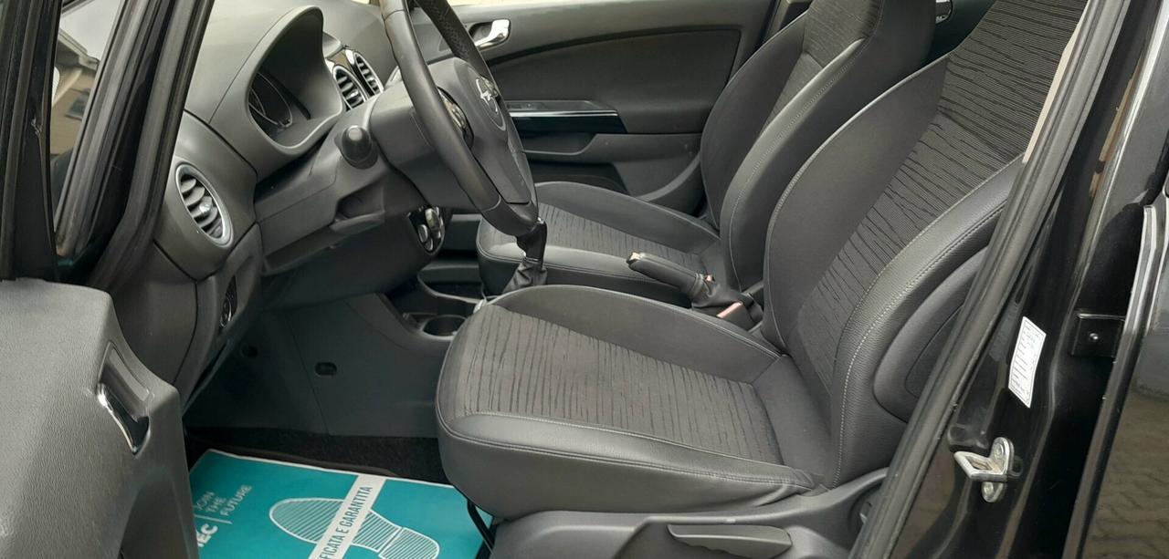 Opel Corsa 1.2 16V 5 porte Cosmo Edition