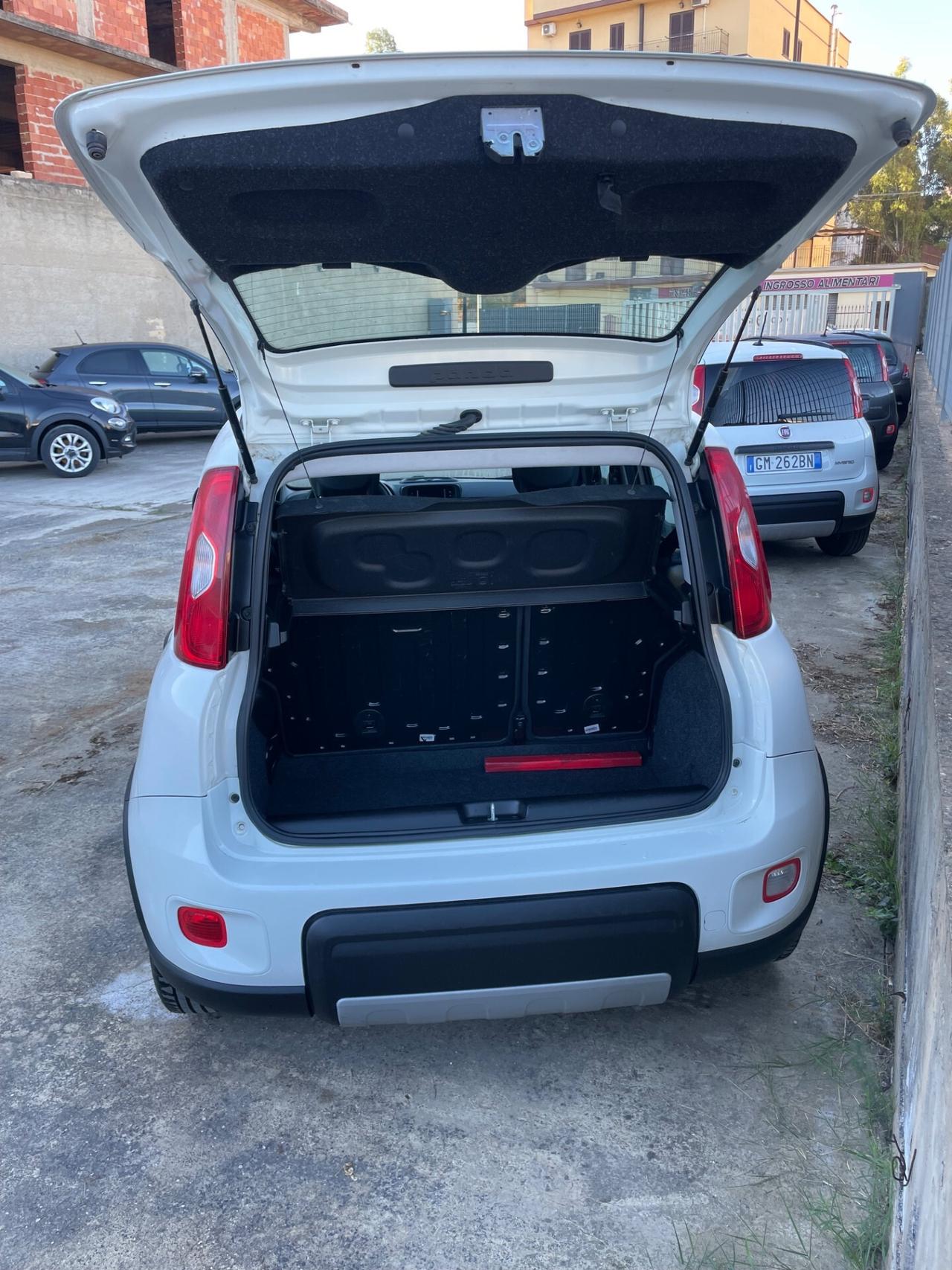 Fiat Panda 1.0 FireFly S&S Hybrid Garmin