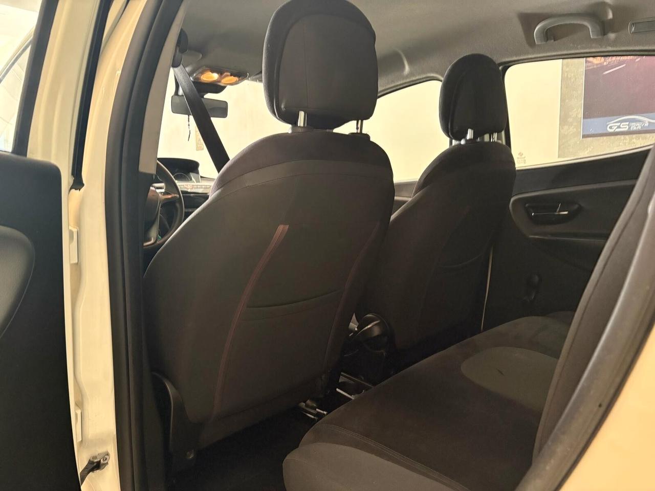 Lancia Ypsilon 1.2 69 CV 5 porte S&S Platinum