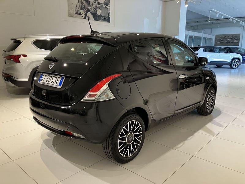 Lancia Ypsilon 1.0 FireFly 5 porte S&S Hybrid Platino