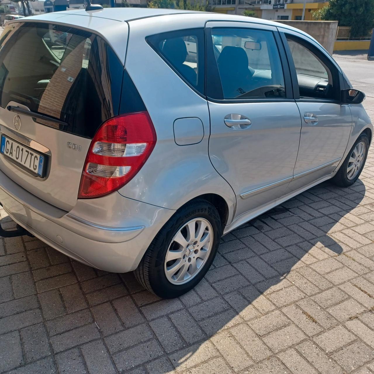 AUTOMATICA NEOPATENTATI CLASSE A 2.0TDI CON GANCIO DI TRAINO