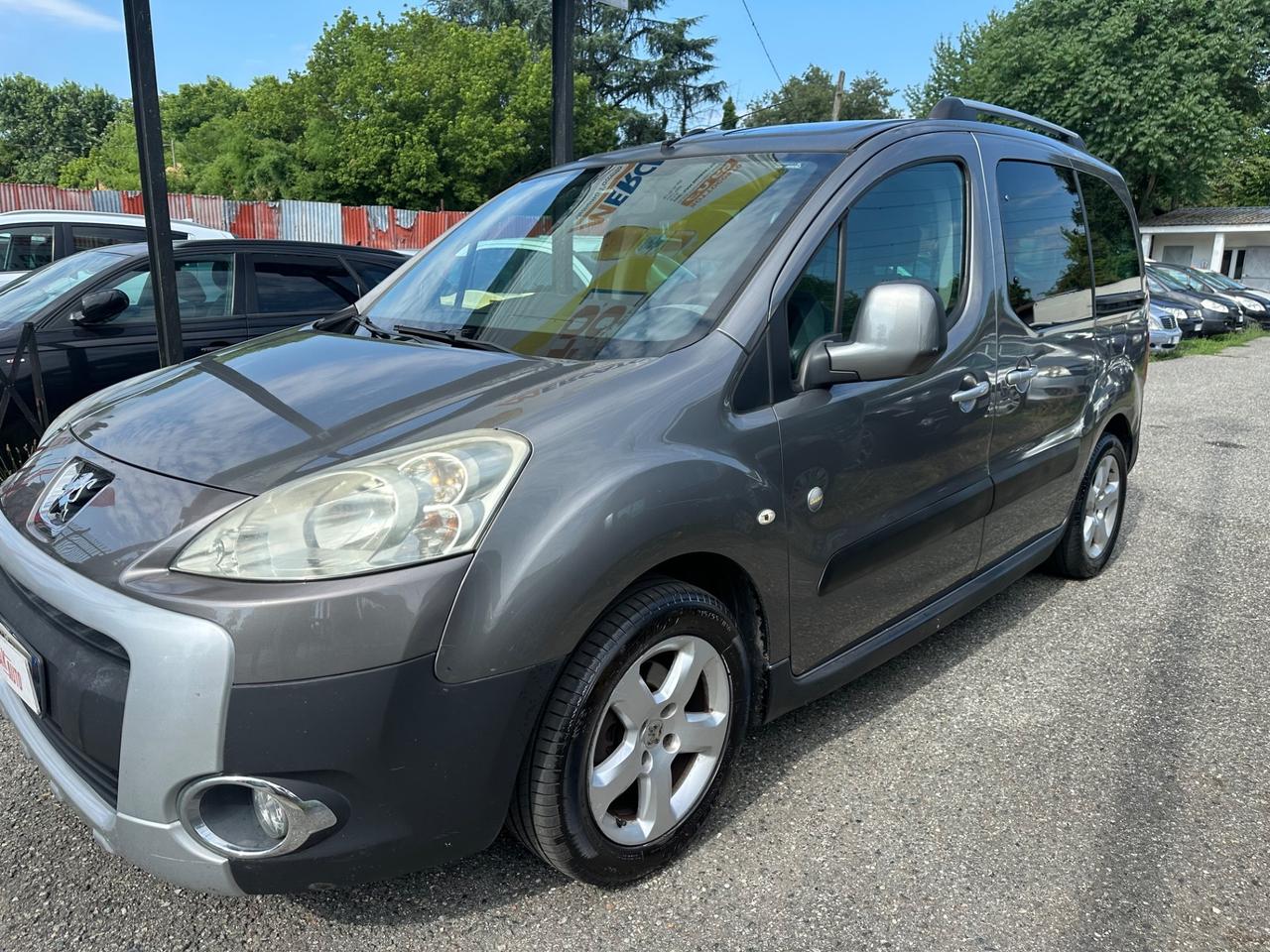 Peugeot Partner Tepee 1.6 HDi 110CV Outdoor gancio traino