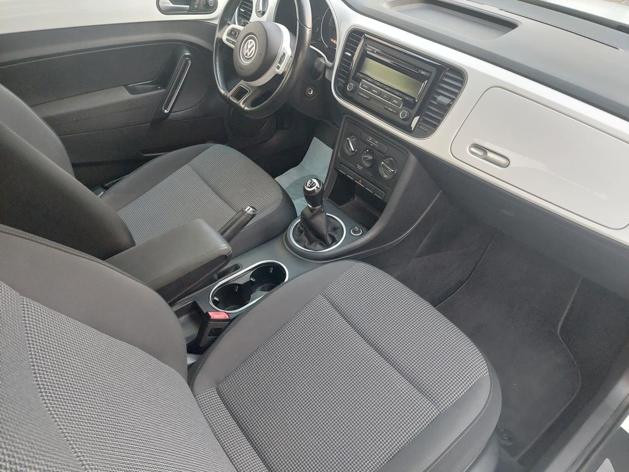 Volkswagen Maggiolino 1.6 TDI Design *NEOPATENTATI*