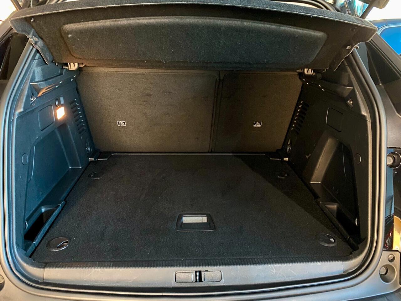 Peugeot 3008 BlueHDi 130 EAT8 N1 Autocarro-2022