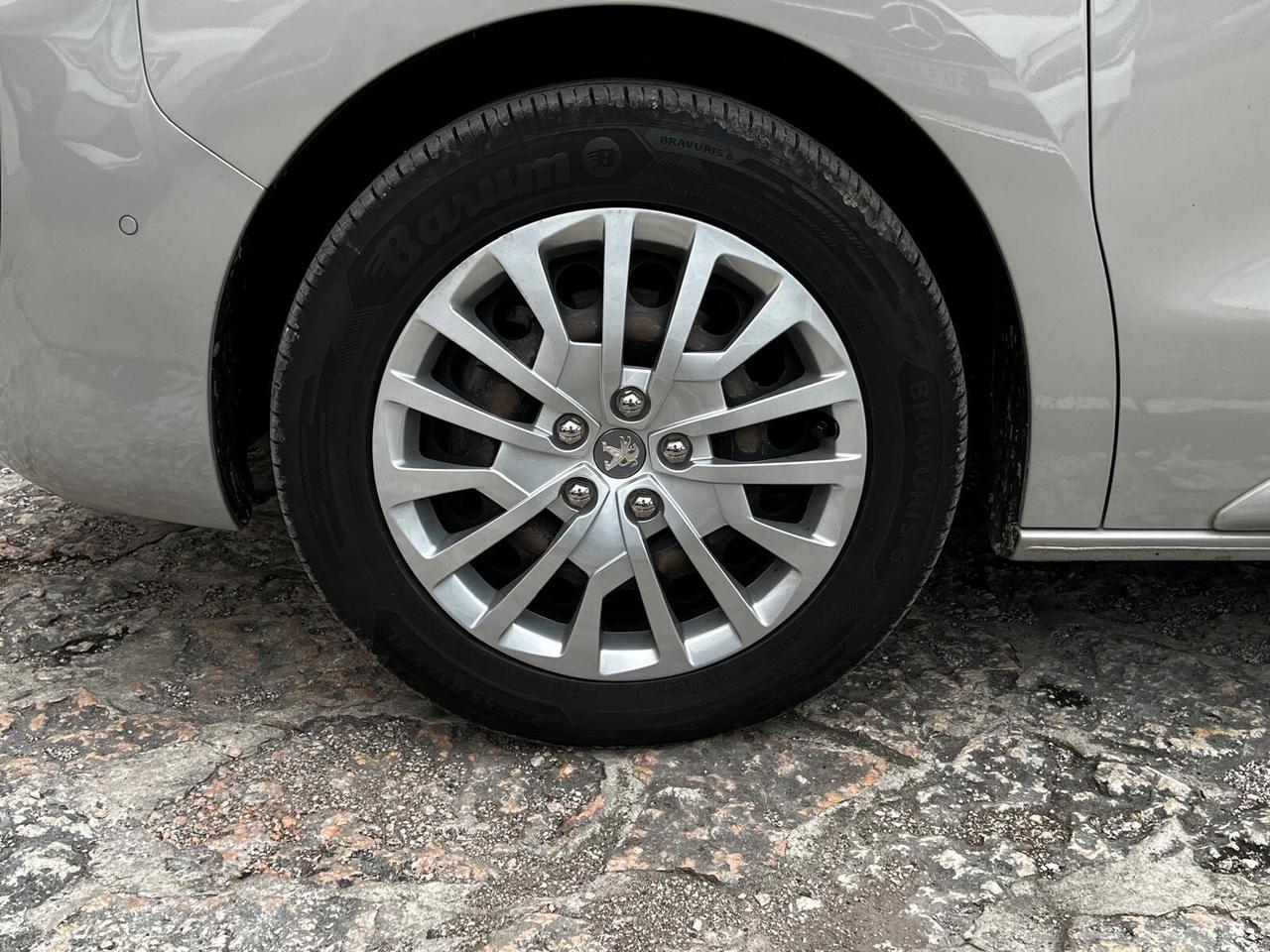 Peugeot Traveller BlueHDi 120 S&S Long Business