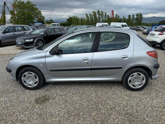PEUGEOT 206 1.1 5p. Lee