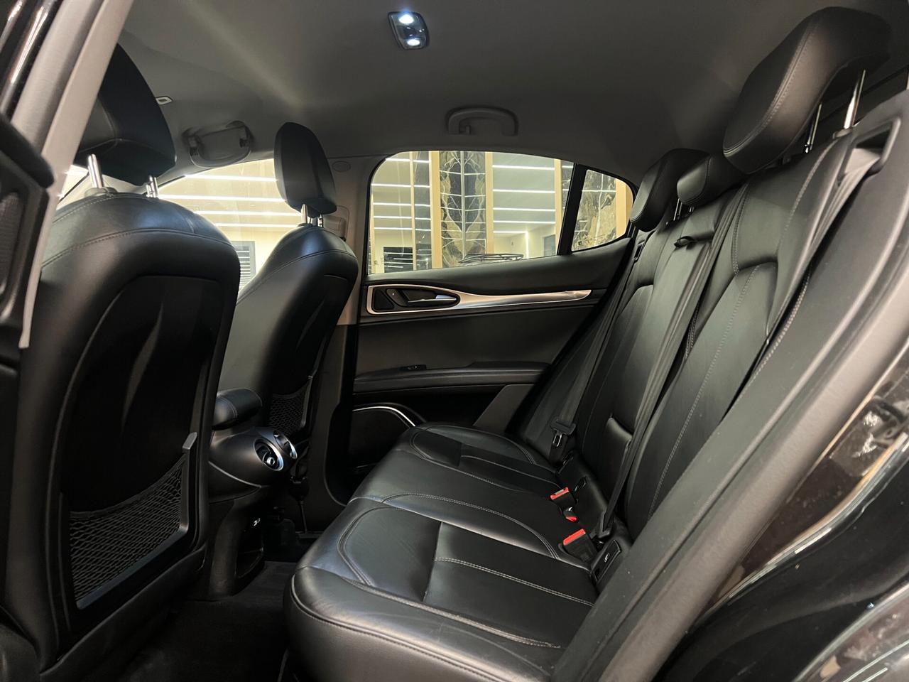 Alfa Romeo Stelvio 2.2 Turbodiesel 210 CV AT8 Q4 Executive