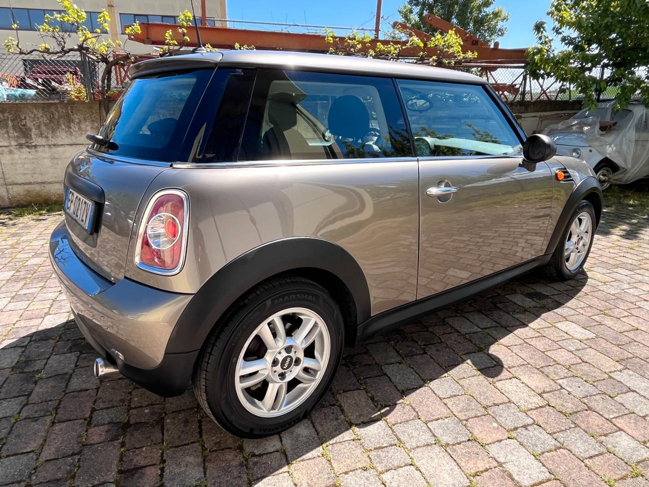 Mini Mini 1.6 16V Cooper D