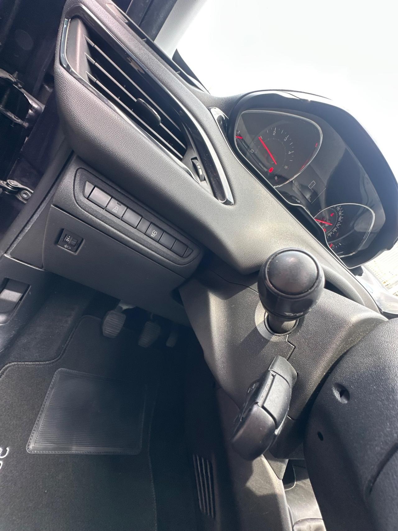 Peugeot 208 1.4 HDi 68 CV 5 porte Allure