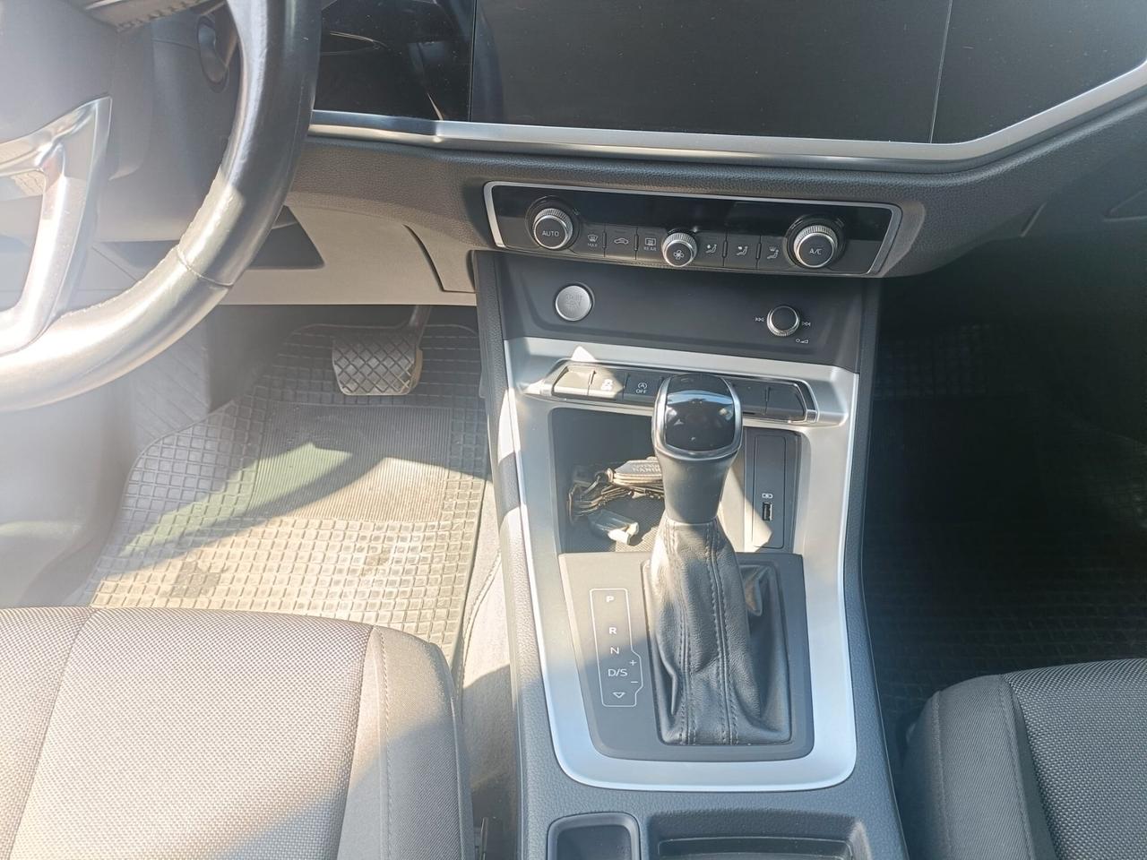 Audi Q3 35 TDI S tronic Business Advanced