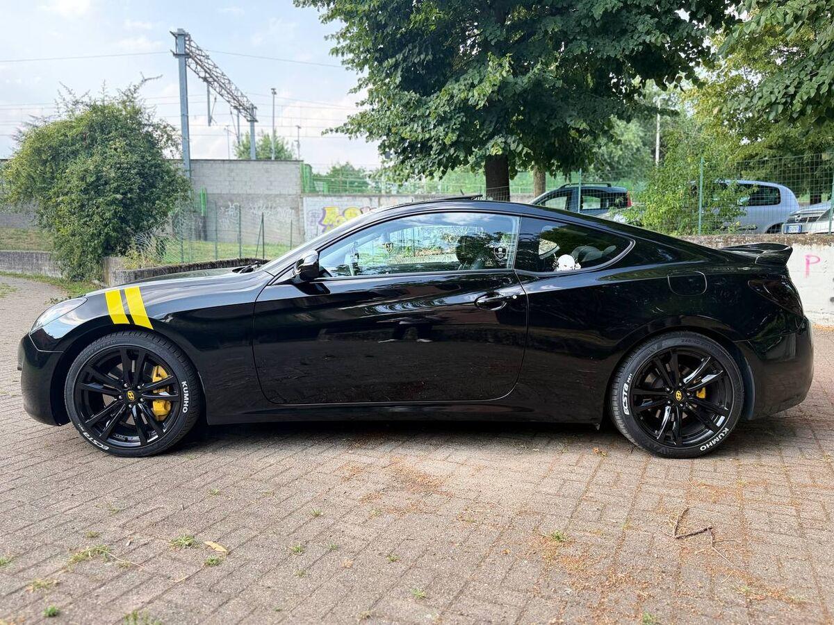 Hyundai Genesis 2.0 turbo Sport