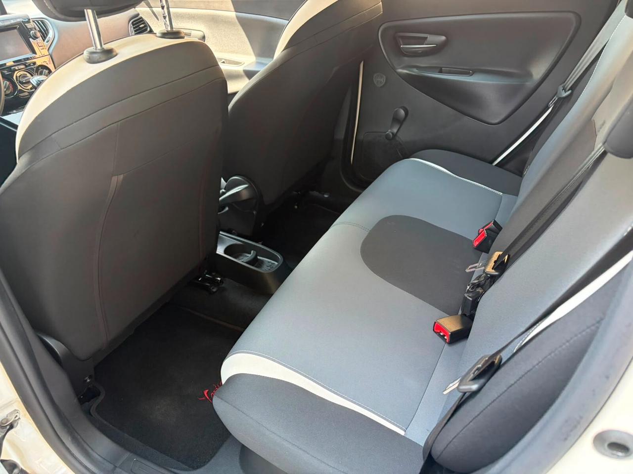 Lancia Ypsilon 1.2 69 CV 5 porte Elefantino*EURO6*NEOPATENTATI