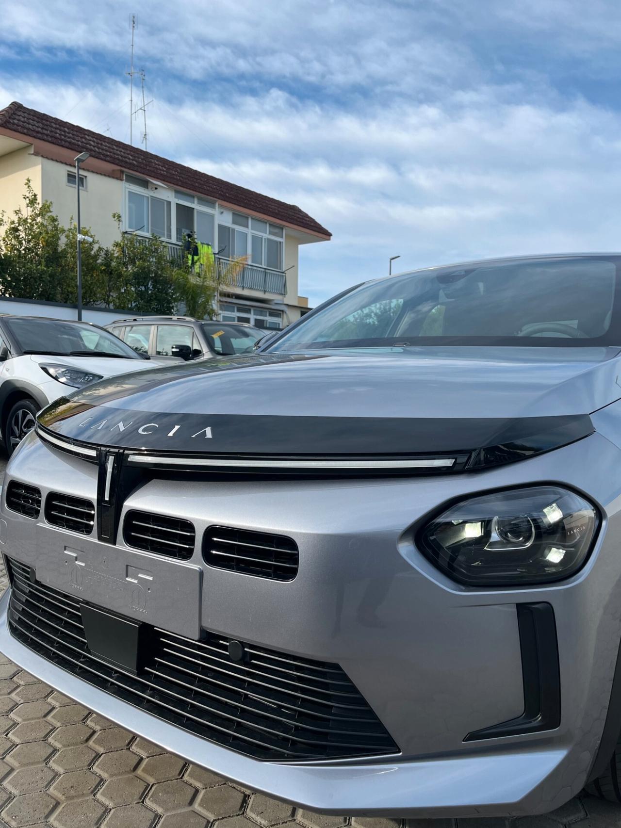 Lancia Ypsilon 1.2 100cv Hybrid e-DCT Automatic Km0