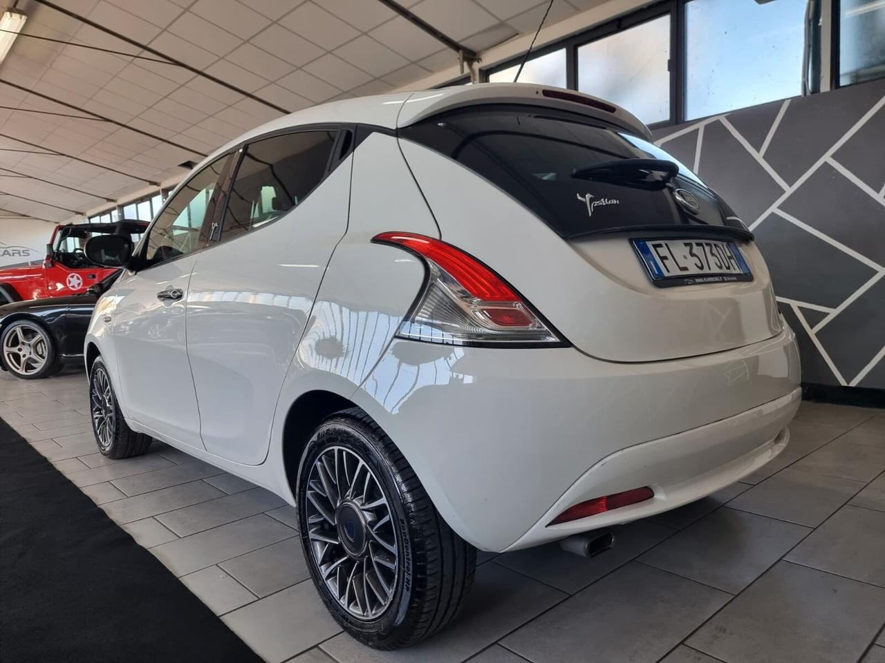 Lancia - Ypsilon1.2 Platinum 69cv my16 GPL NEOPATENTATI