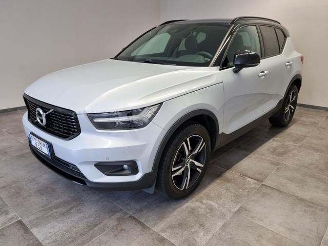 VOLVO XC40 D3 R-design