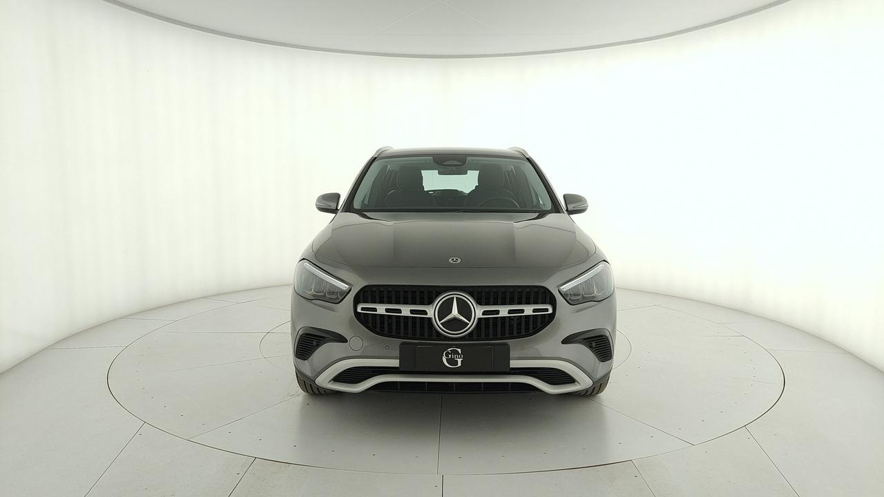Mercedes-Benz GLA 180 d Advanced auto
