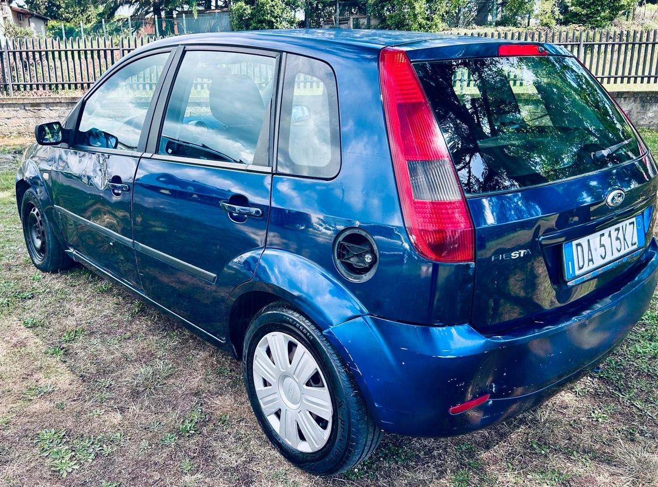Ford Fiesta 1.2 16V 5p. Ghia