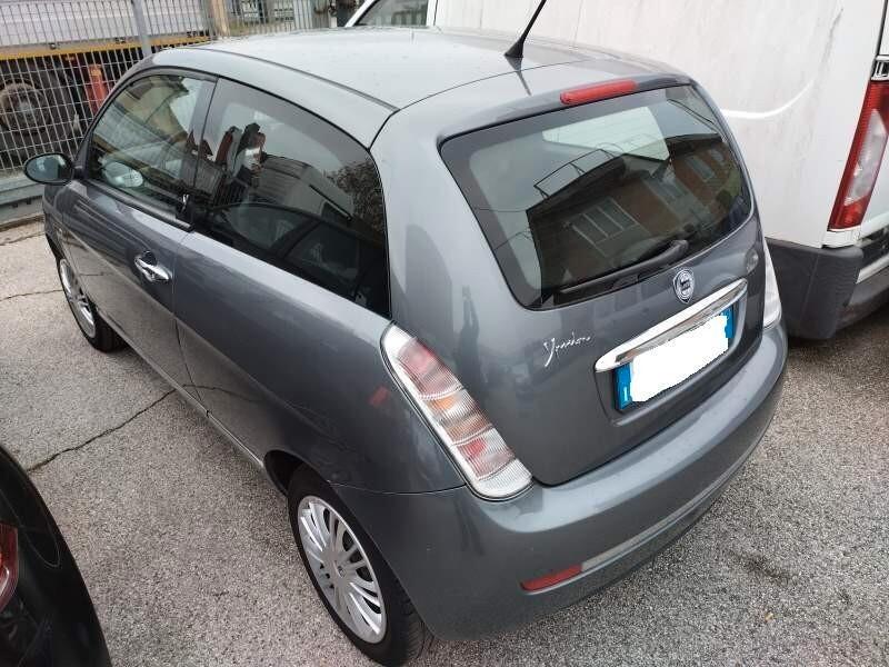 Lancia Ypsilon 1.4 Oro Giallo